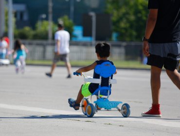 A principios de agosto se prevé la habilitación del permiso para que menores salgan durante cuarentena