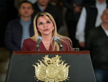 Presidenta interina de Bolivia anunció que superó el Covid-19 y fue dada de alta