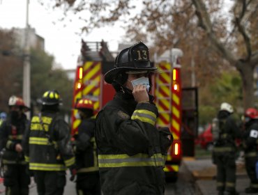 Vecinos incendian pertenencias y vivienda de sujeto acusado de violar a niña de 11 años en San Antonio