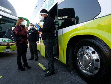 Choferes y auxiliares de buses interurbanos podrán exigir pasaporte sanitario a pasajeros