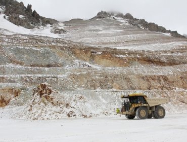 Ministro de Minería descartó "totalmente" propuesta hecha por la UDI sobre privatizar Codelco