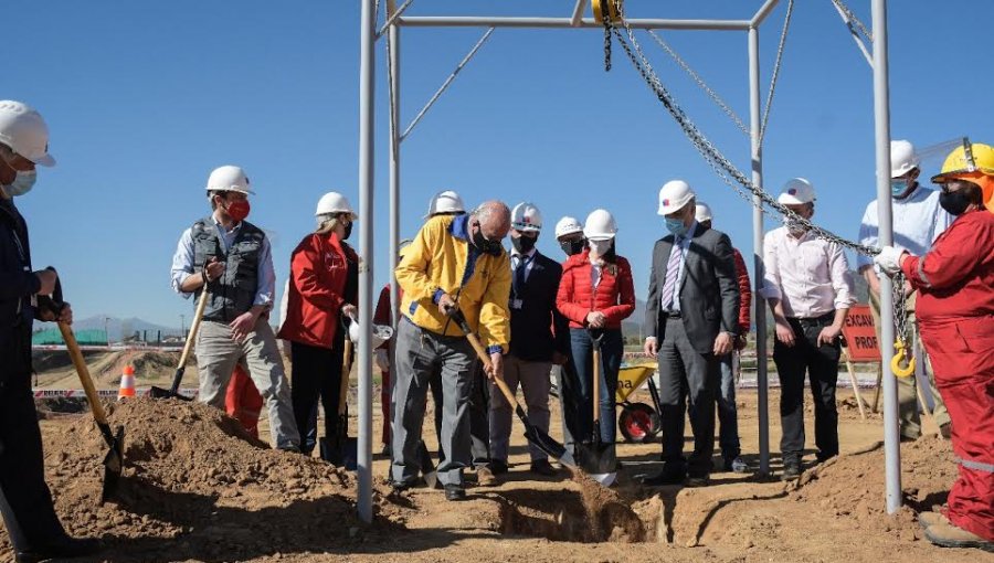 Con la instalación de la primera piedra, dan por iniciada la construcción del Hospital Provincial de Marga Marga