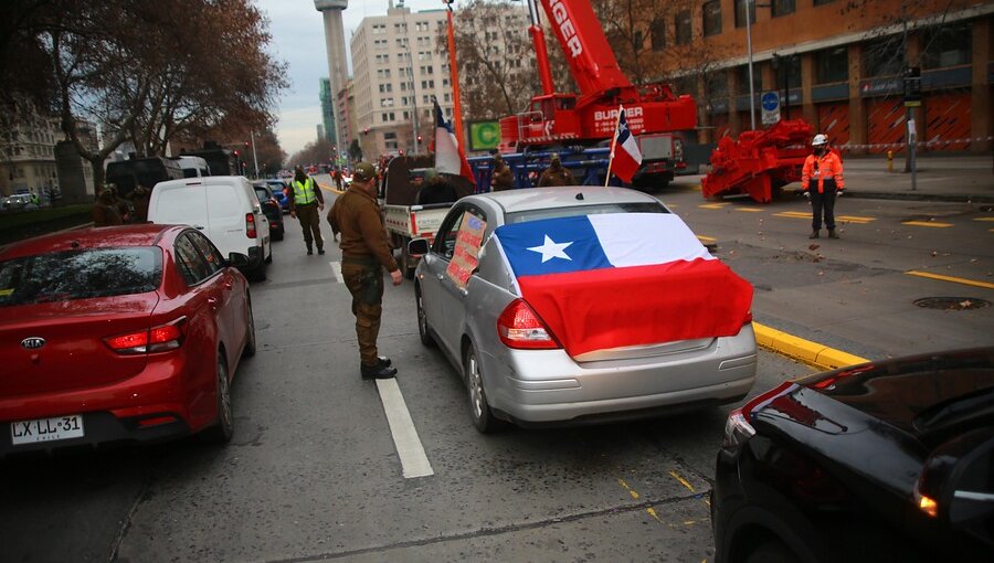 Acogen a trámite querella contra Carabineros por no detener caravana del «Rechazo» en Santiago