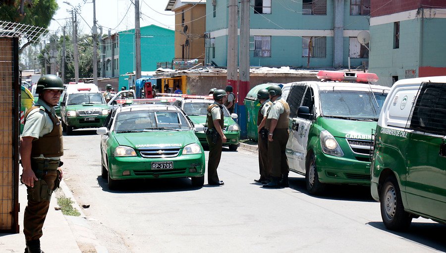 Hombre fallece tras ser baleado en procedimiento policial: sujeto intentó atacar a carabinero