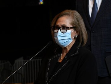 Presidenta del Senado reconoce “mejor tono”, pero rechaza "estrategia sanitaria" del Gobierno