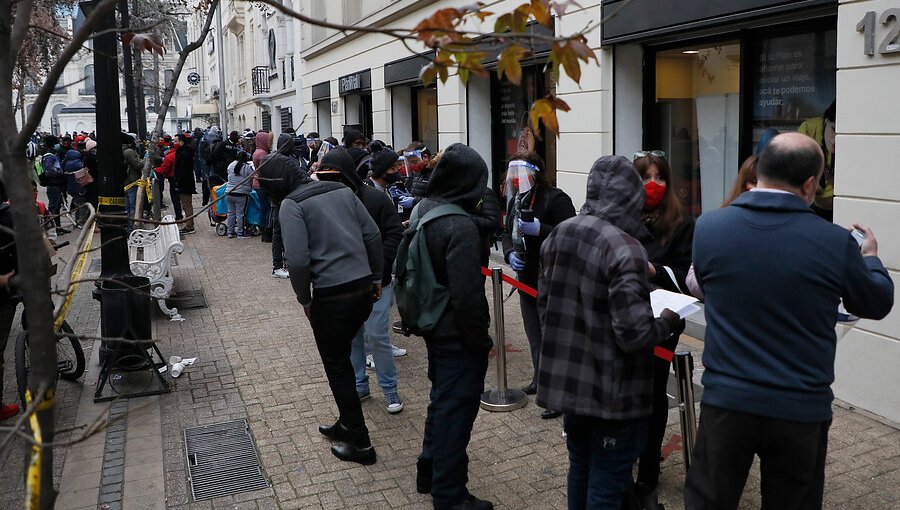 Comienza atención presencial por retiro del 10% de los fondos de pensiones: pedirán permiso temporal y carnet