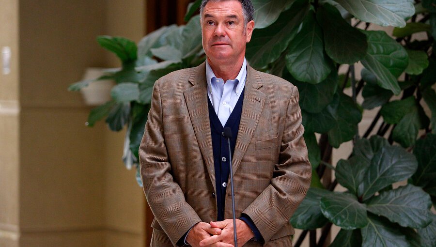 Senador Ossandón pidió suspender su militancia en RN por formalización
