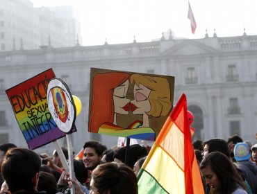 Funcionaria de la Segegob presenta su renuncia tras realizar polémica pregunta sobre la homosexualidad