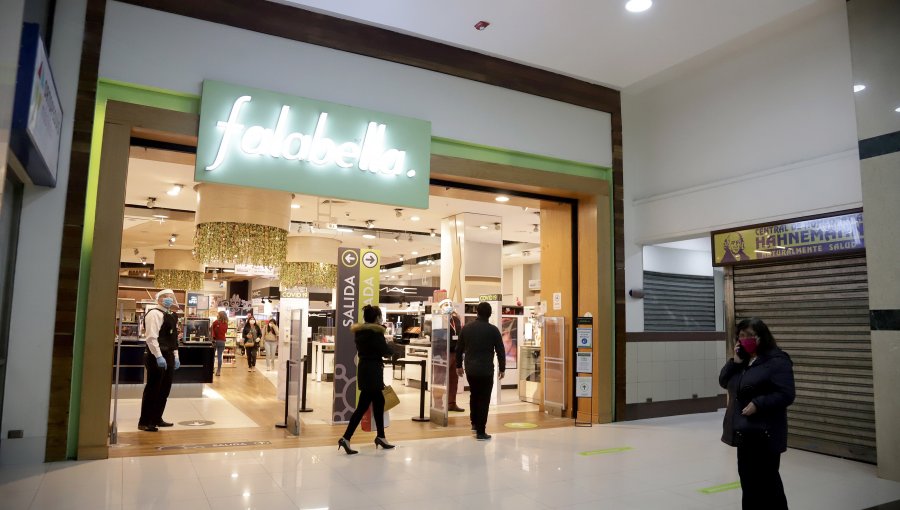 Inician investigación de oficio contra Falabella por presencia de trabajadores de comunas en cuarentena