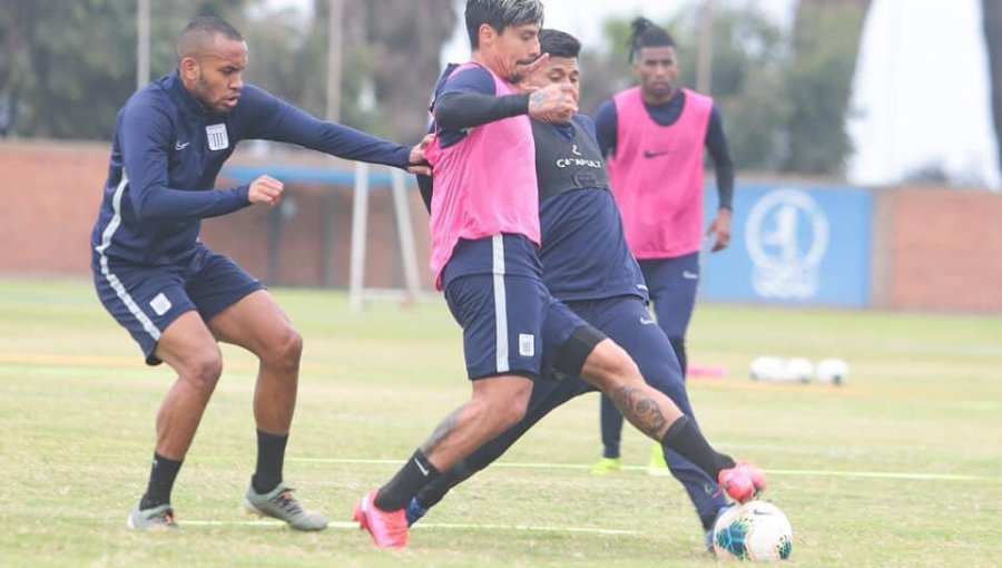 Patricio Rubio quedó habilitado y podría debutar este domingo por Alianza Lima