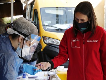 Lo Barnechea: Seremi de Salud realiza operativo de tests PCR en feria de Cerro Dieciocho