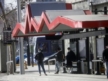 Advierten que distanciamiento de un metro en transporte público es inalcazable