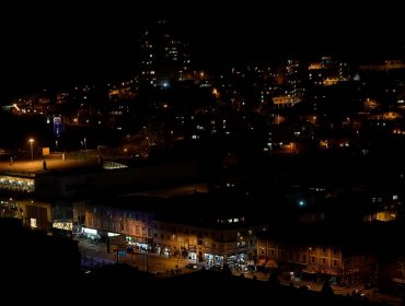 Corte de energía eléctrica afecta a clientes de una decena de cerros de Valparaíso