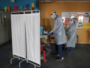 Equipos de salud realizaron más de 100 test PCR en la Caleta Portales de Valparaíso