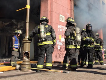 En prisión preventiva quedó acusado de saquear e incendiar Gobernación de Melipilla durante el estallido social