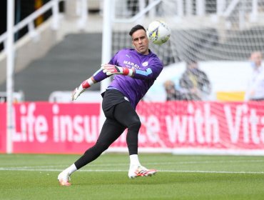 Real Betis, "colonia de chilenos": Claudio Bravo cerca de fichar en cuadro español