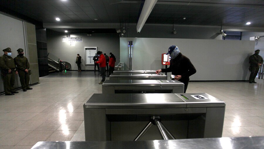 Estación Macul de la Línea 4 del Metro de Santiago reabrió sus puertas a los pasajeros