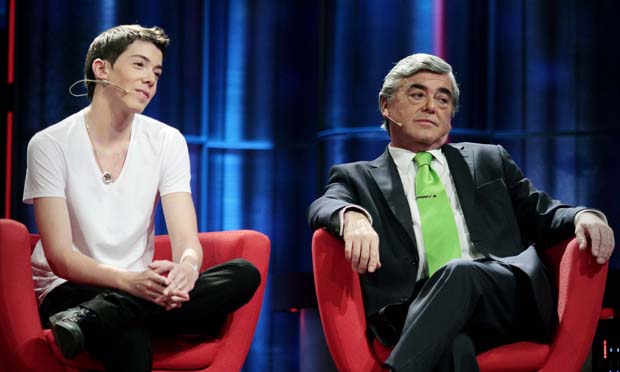 Nano Calderón enfrentaría querella por parricidio frustrado: habría apuntado con un arma a su padre