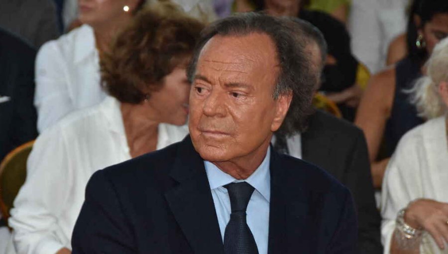 Imágenes de Julio Iglesias causan alarma en España por un aparente mal estado de salud