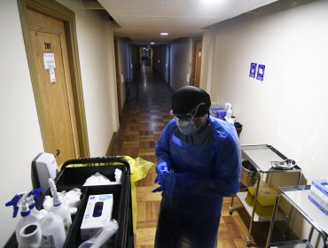 Usuario denuncia que tras cinco días en residencia sanitaria de Valparaíso aún no le realizan el test de PCR