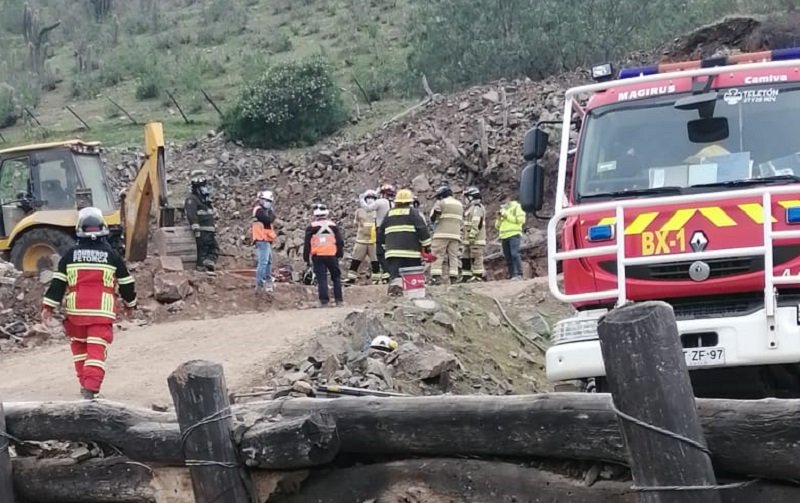 Un trabajador fallecido y otro lesionado deja derrumbe al interior de mina en Petorca