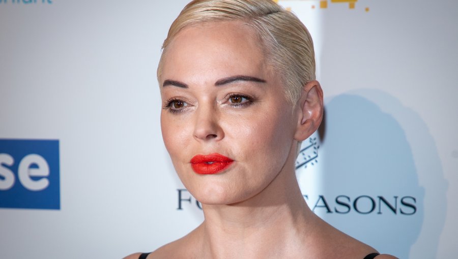 Rose McGowan acusa a ganador del Oscar de haberla abusado cuando era adolescente