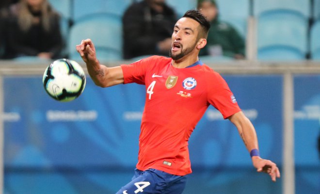 Mauricio Isla se convirtió oficialmente en nuevo jugador del Flamengo de Brasil