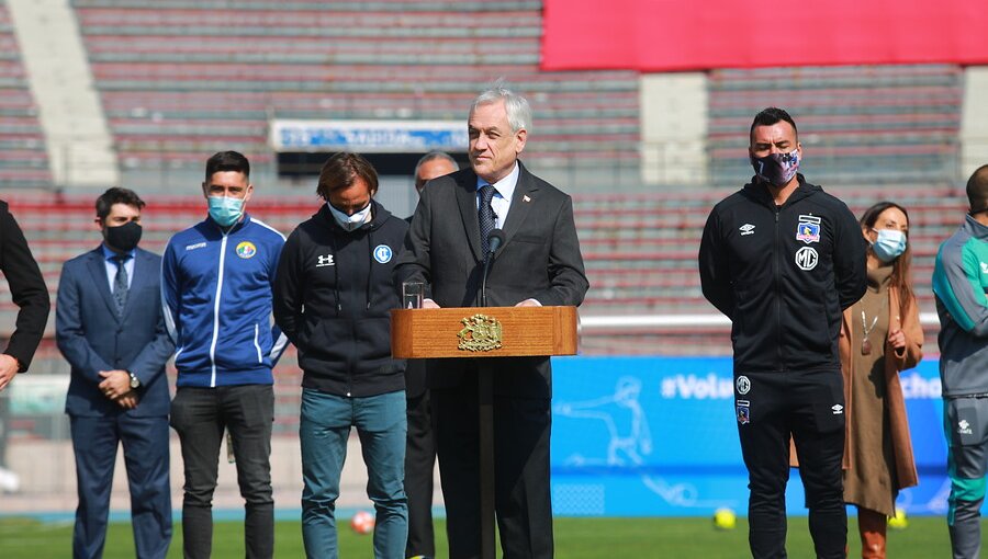 Presidente Piñera anunció el retorno del fútbol profesional para el sábado 29 de agosto