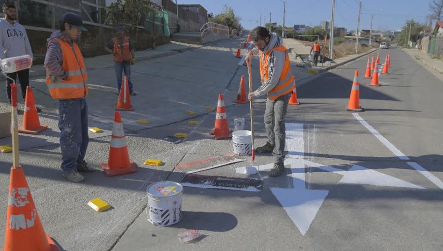 Con pintura termoplástica demarcarán señalética de las calles de Quilpué