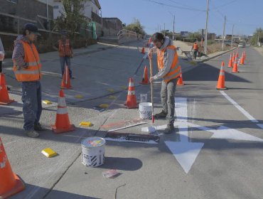 Con pintura termoplástica demarcarán señalética de las calles de Quilpué