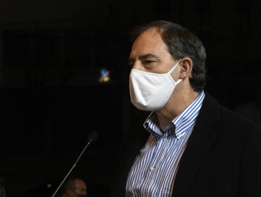 Senador Girardi acusó a ministro de Educación de "sabotear" la estrategia del Ministerio de Salud