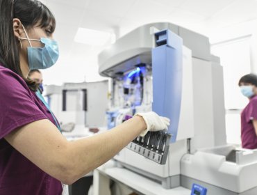 Laboratorio comunal de Valparaíso realizará exámenes PCR con tecnología de punta