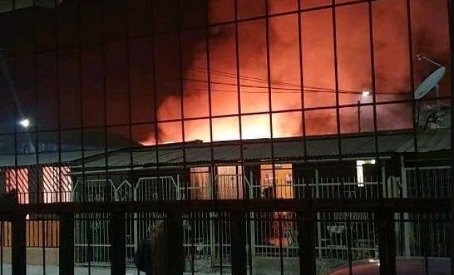 Incendio consume dos viviendas en Villa 250 Años de San Felipe