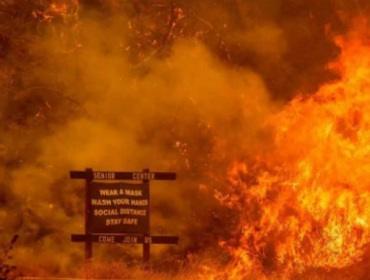 Continúan las evacuaciones en California ante el avance de los incendios