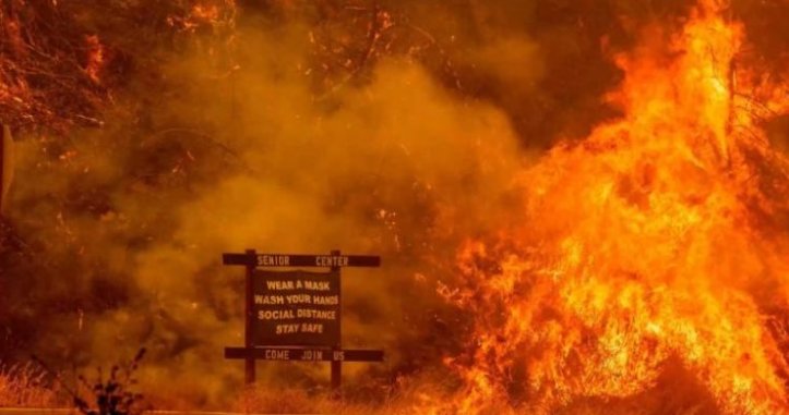 Continúan las evacuaciones en California ante el avance de los incendios