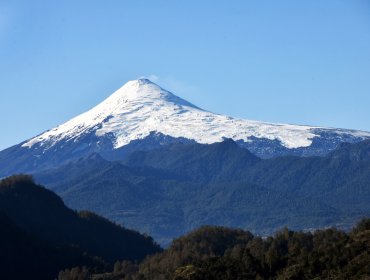 Sernageomin dio recomendaciones por actividad registrada en volcán Villarrica