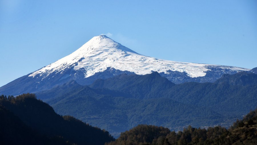 Sernageomin dio recomendaciones por actividad registrada en volcán Villarrica