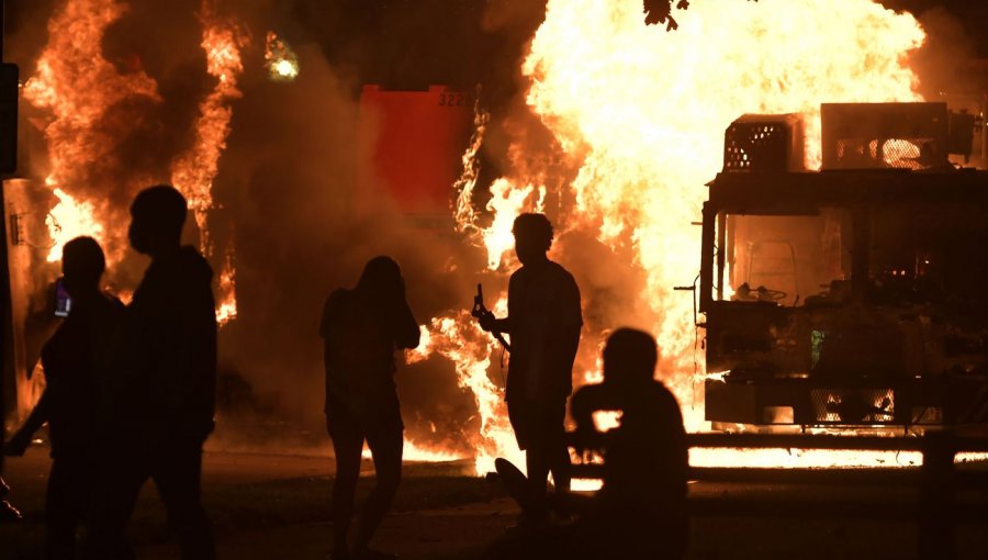 Caso de afroamericano baleado por la espalda por la policía reencendió las protestas en Estados Unidos