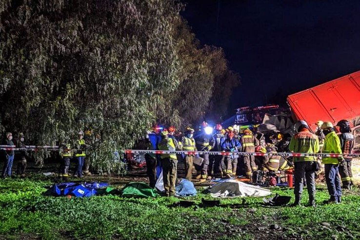 Cinco muertos y tres heridos deja accidente de tránsito en la autopista del Sol en Melipilla