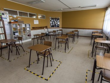 Cadem: 56% rechaza retorno a clases presenciales y 38% pide terminar año escolar