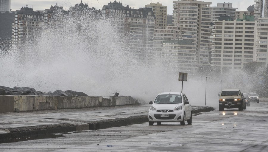 Gobernador Le Dantec: Salvo "emergencias menores", provincia de Valparaíso ha respondido bien al temporal