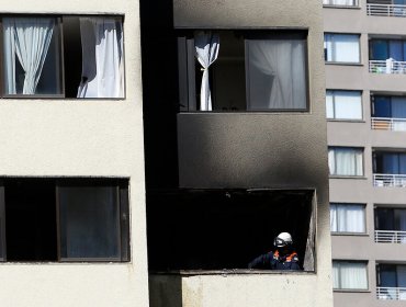 Incendio de departamento provocó desalojo de edificio en cerro San Roque de Valparaíso