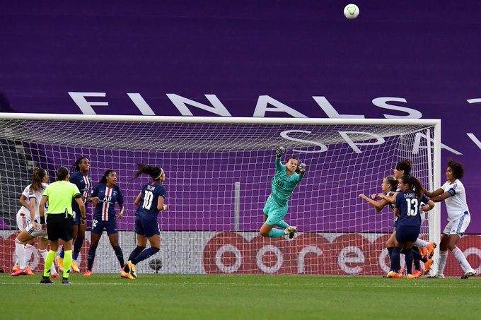 PSG de Christiane Endler cayó ante Lyon en semifinales de Champions League