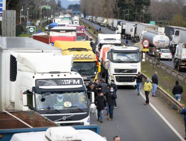 Ministro de Defensa por paro de camioneros: “Uno tiene que ponerse en los zapatos de ellos”