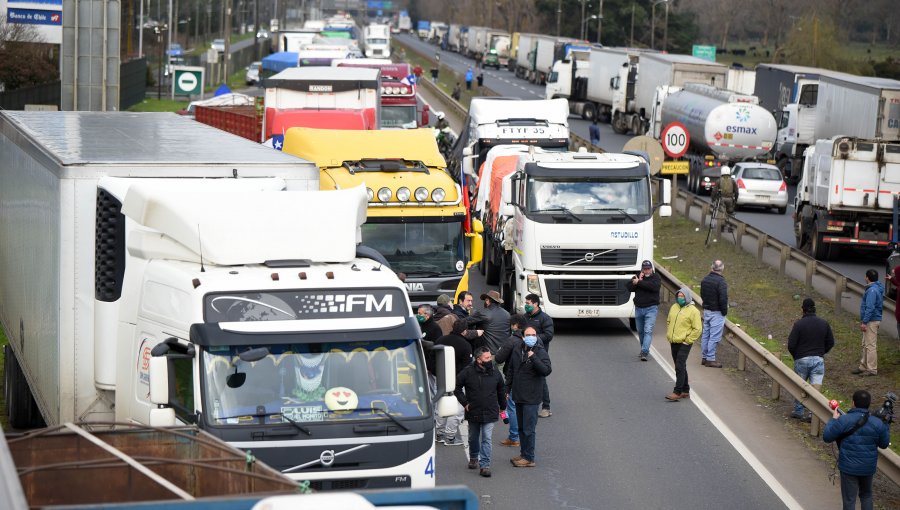 Ministro de Defensa por paro de camioneros: “Uno tiene que ponerse en los zapatos de ellos”