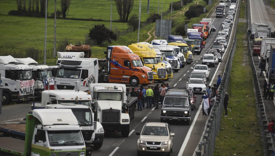 Ministra de Transportes y paro camionero: "Por ahora, no hay cortes de abastecimiento"