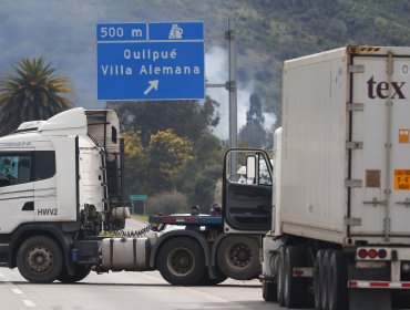 Fiscal Nacional abre siete causas penales contra camioneros que bloquearon carreteras