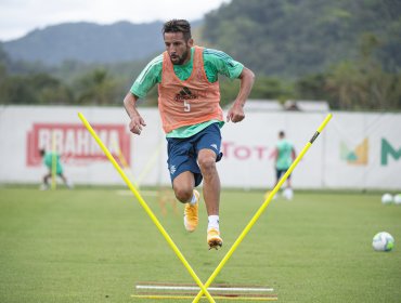 Mauricio Isla podría debutar este domingo en Flamengo tras recibir permiso de trabajo