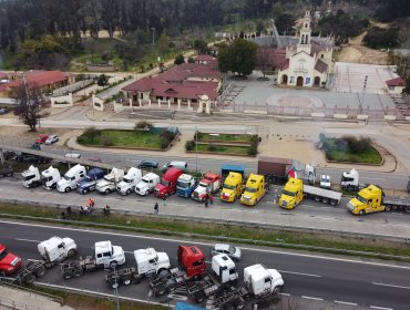 Con bloqueos parciales en rutas se lleva a cabo segundo día de paro de camioneros