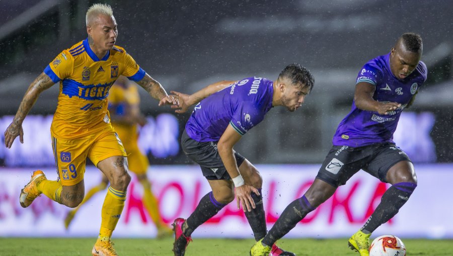 Fútbol de México: Amplia presencia de chilenos marcó la igualdad entre el Tigres y el Mazatlán